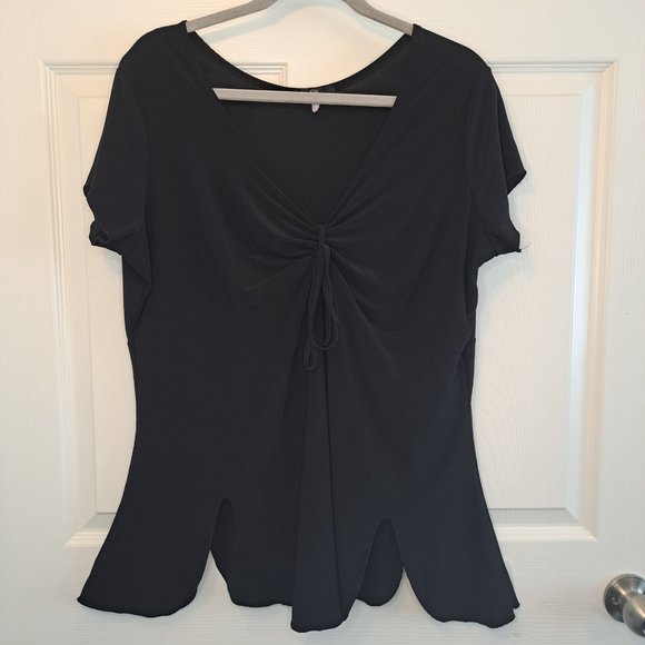 Dynamite Stretchy Black Rouched Tie Front Unique Hem Blouse Plus Size 2 - Picture 1 of 5